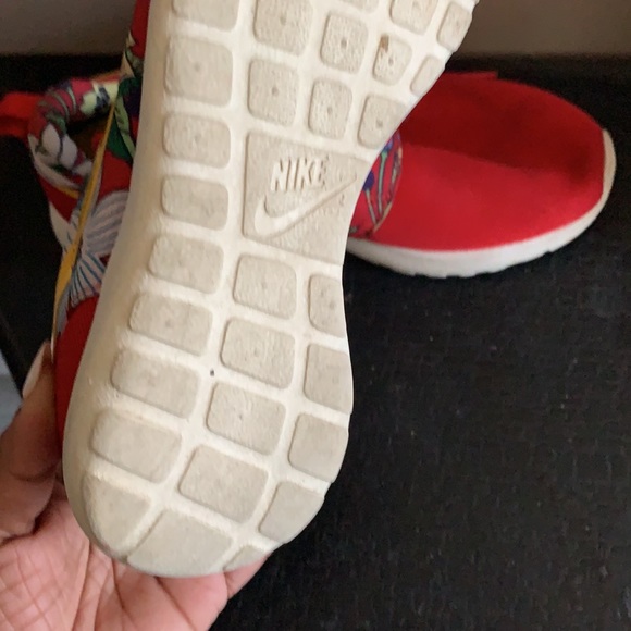 Nike Roche - Picture 5 of 5